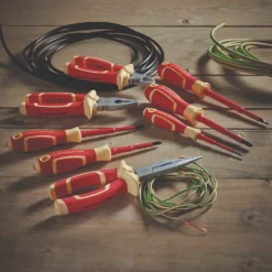 8 tournevis Et Pinces VDE Magnusson -Accueil-Outils ae235 1124