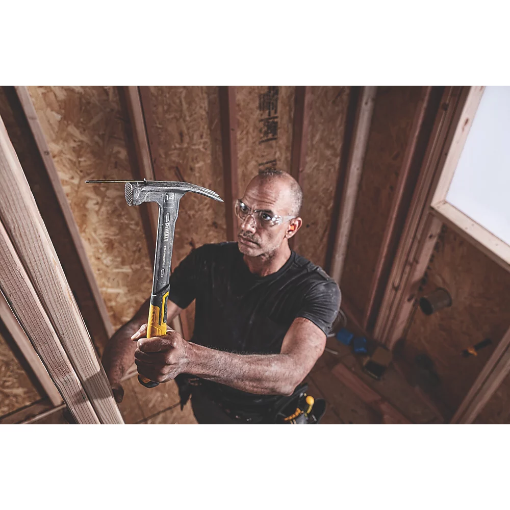 Marteau Arrache-clou Haute Vitesse Soudé à L'arc MIG DeWalt 14oz (0,4kg) 9 Marteau Arrache-clou Haute Vitesse Soudé à L'arc MIG DeWalt 14oz (0,4kg) – Image 7