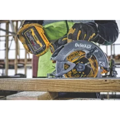 Scie Circulaire Sans Fil Brushless DeWalt XR FlexVolt DCS578N-XJ 190mm 54V Li-ion - Sans Batterie -Accueil-Outils ae235 390